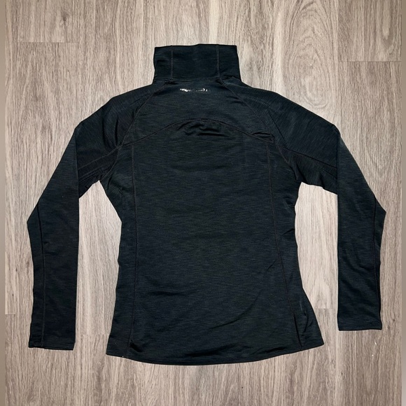 Under Armour Long Sleeve Cold Gear Running Pullover size Large - Picture 9 of 10